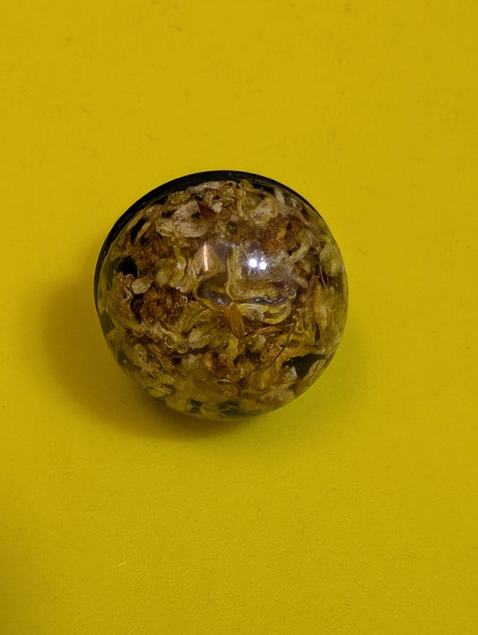 black base ring with yellow real petals